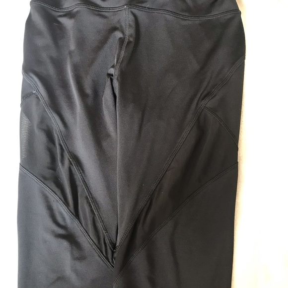 Black leggings with mesh cutouts - Picture 4 of 4